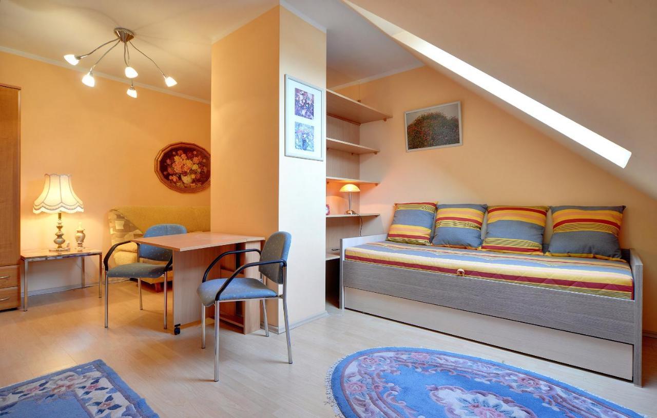 Zolty Sun Seasons 24 W Karpaczu Z Balkonem By Renters * Karpacz