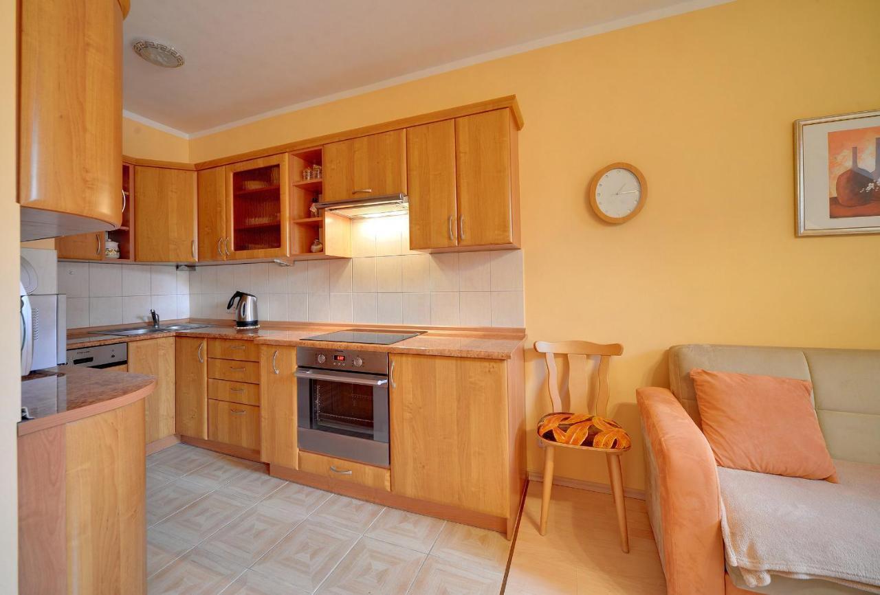 Zolty Sun Seasons 24 W Karpaczu Z Balkonem By Renters *
